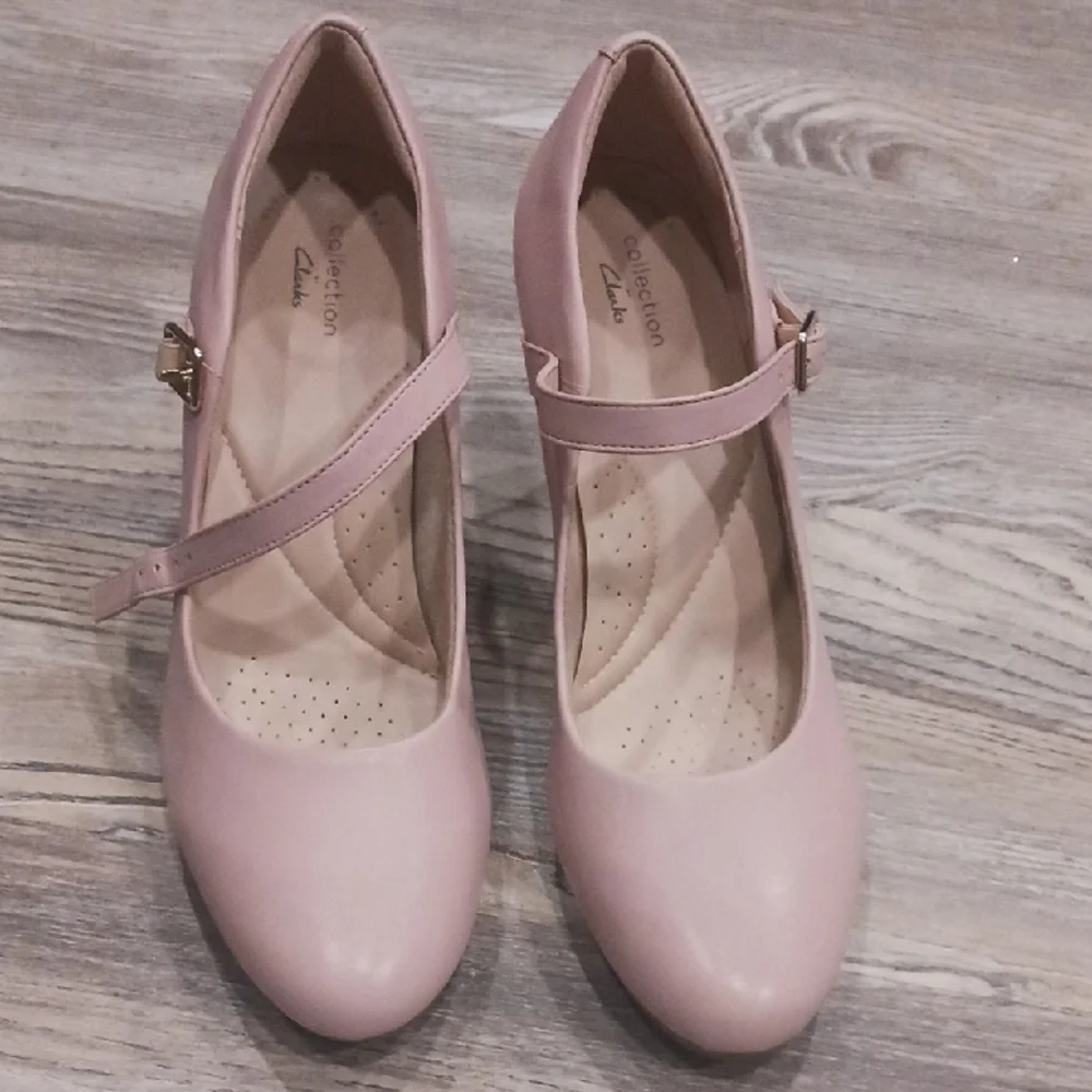 Clarks Classic Mary Jane Pumps in Blush Pink - - Picture 2 of 16